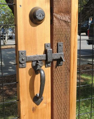 Steel Nature Color Livestock Latch Gate Custom Sheet Metal Stamping Part for Ranching