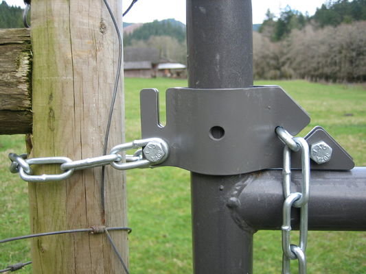 Steel Nature Color Livestock Latch Gate Custom Sheet Metal Stamping Part for Ranching